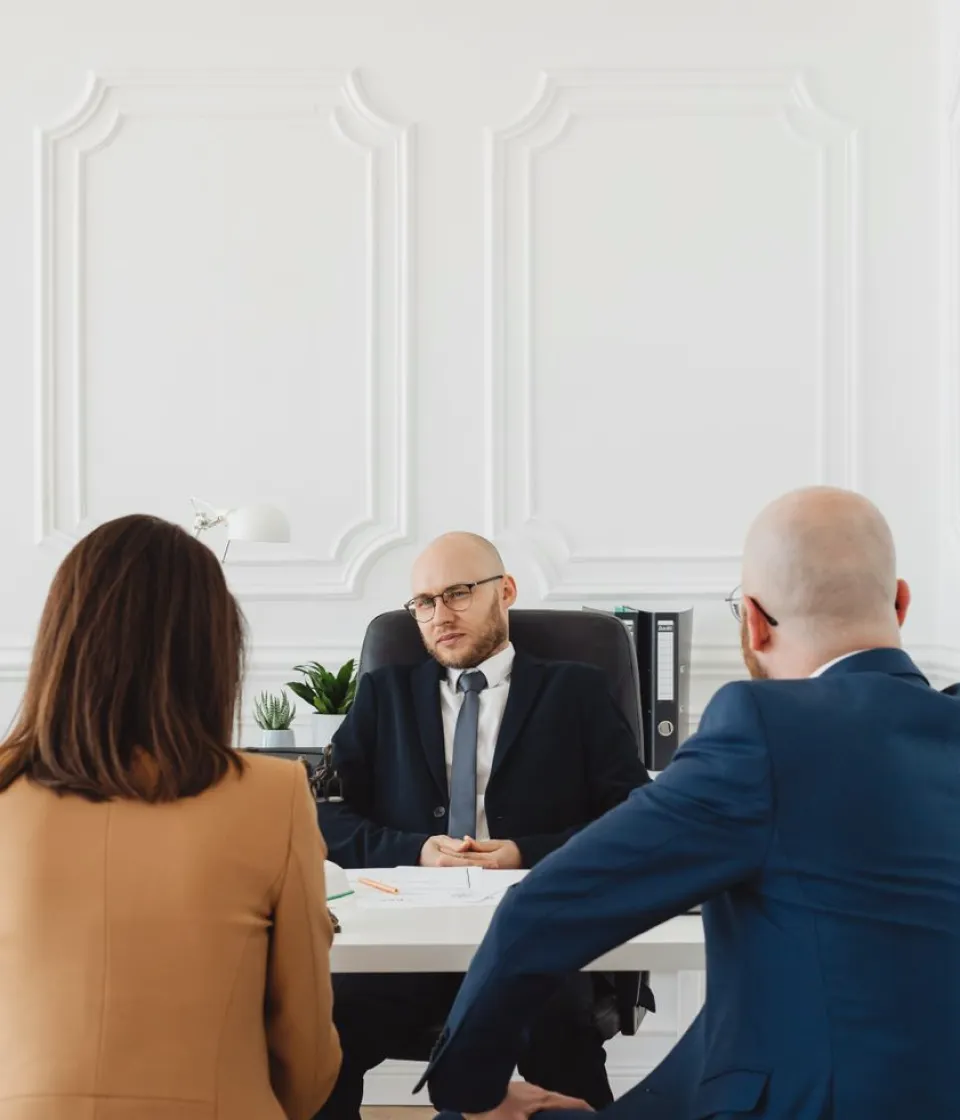 Consulta presencial ou por telefone: qual escolher primeiro